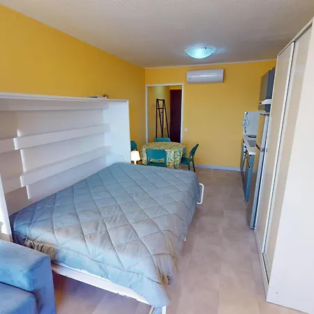 Apartment Avec Terrasse Face Et Wifi A - Fr-1-196-369